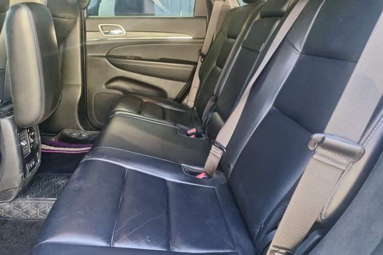 Used Jeep Grand Cherokee 2020 3.6L Elite Navigation Edition Left Rear Seat