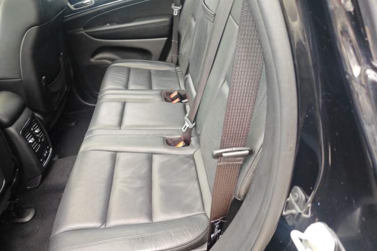 Used Jeep Grand Cherokee 2020 3.0L Elite Navigation Edition Left Rear Seat