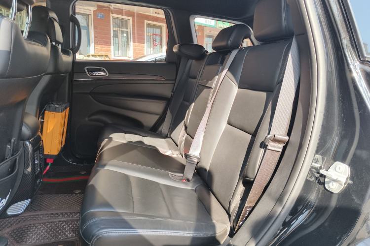 Used Jeep Grand Cherokee 2020 3.6L Elite Navigation Edition Left Rear Seat