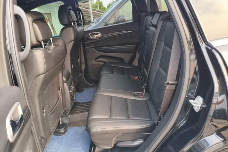 Used Jeep Grand Cherokee 2020 3.0L Professional Navigation Edition Left Rear Seat