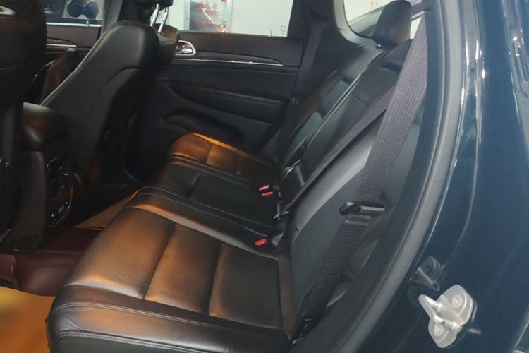 Used Jeep Grand Cherokee 2020 3.0L Elite Navigation Edition Left Rear Seat