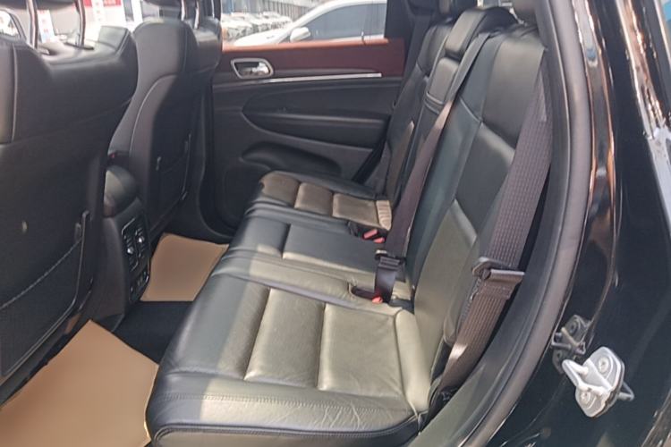 Used Jeep Grand Cherokee 2020 3.0L Elite Navigation Edition Left Rear Seat