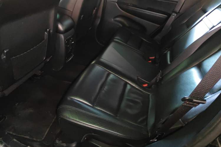 Used Jeep Grand Cherokee 2020 3.0L Professional Navigation Edition Left Rear Seat