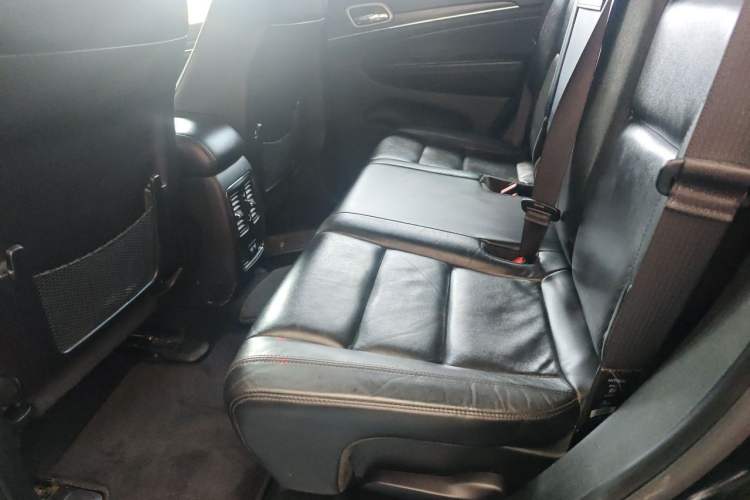Used Jeep Grand Cherokee 2020 3.6L Elite Navigation Edition Left Rear Seat