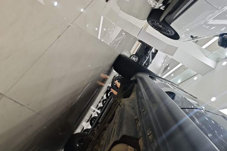Used Jeep Grand Cherokee 2020 3.0L Professional Navigation Edition Left Side Sill