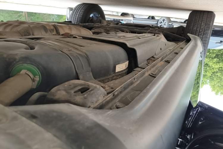 Used Jeep Grand Cherokee 2020 3.0L Professional Navigation Edition Left Side Sill