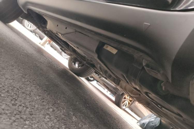 Used Jeep Grand Cherokee 2020 3.0L Elite Navigation Edition Left Side Sill