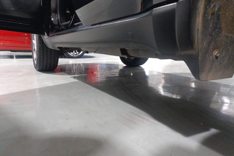 Used Jeep Grand Cherokee 2020 3.0L Elite Navigation Edition Left Side Sill