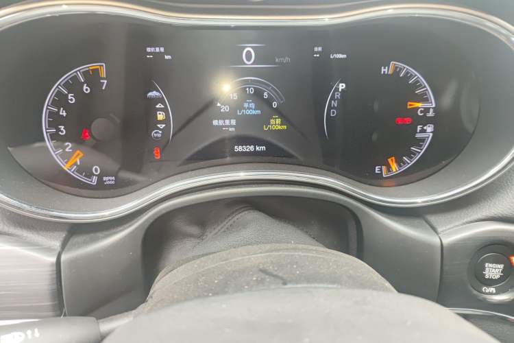 Used Jeep Grand Cherokee 2020 3.0L Elite Navigation Edition Odometer Close Up