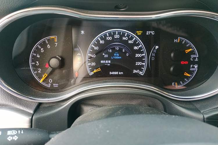 Used Jeep Grand Cherokee 2020 3.0L Elite Navigation Edition Odometer Close Up