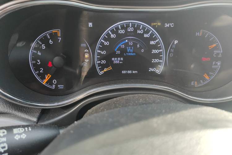 Used Jeep Grand Cherokee 2020 3.0L Elite Navigation Edition Odometer Close Up
