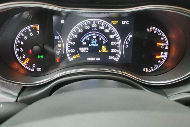 Used Jeep Grand Cherokee 2020 3.0L Elite Navigation Edition Odometer Close Up
