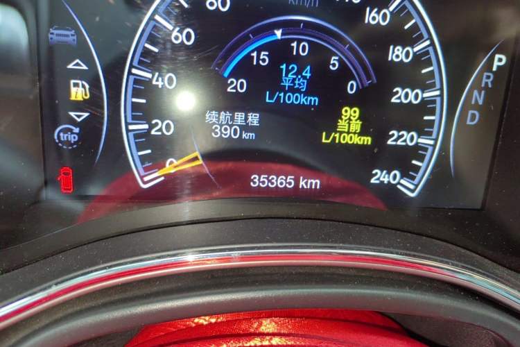 Used Jeep Grand Cherokee 2020 3.0L Elite Navigation Edition Odometer Close Up