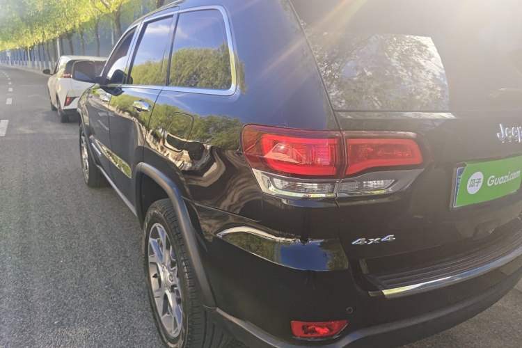 Used Jeep Grand Cherokee 2020 3.6L Elite Navigation Edition Rear Left 45 Deg