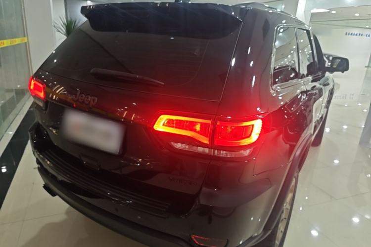 Used Jeep Grand Cherokee 2020 3.0L Elite Navigation Edition Rear Right 45 Deg