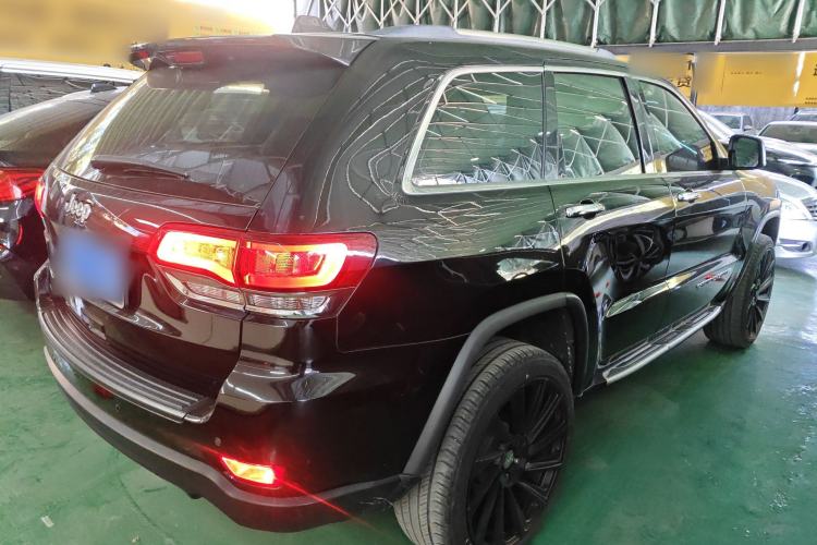 Used Jeep Grand Cherokee 2020 3.0L Professional Navigation Edition Rear Right 45 Deg