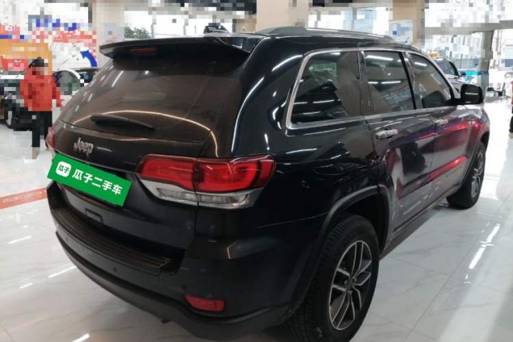 Used Jeep Grand Cherokee 2020 3.0L Professional Navigation Edition Rear Right 45 Deg
