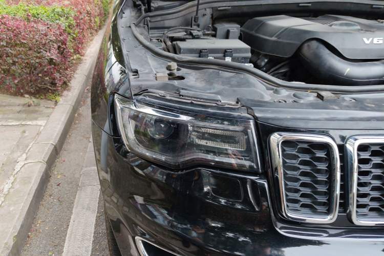 Used Jeep Grand Cherokee 2020 3.0L Elite Navigation Edition Right Front Headlight
