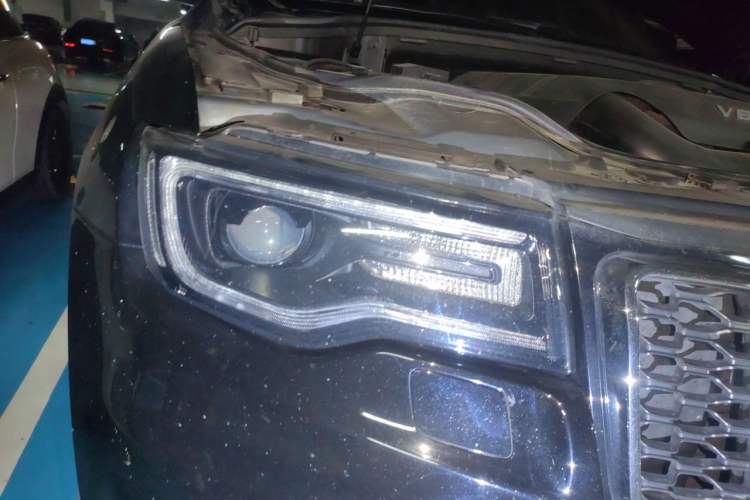 Used Jeep Grand Cherokee 2020 3.0L Elite Navigation Edition Right Front Headlight