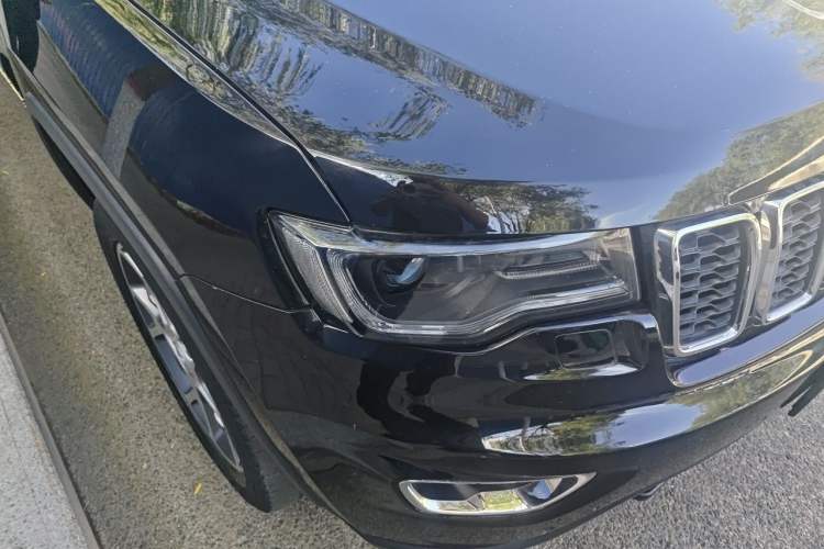 Used Jeep Grand Cherokee 2020 3.6L Elite Navigation Edition Right Front Headlight