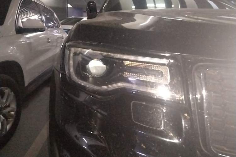 Used Jeep Grand Cherokee 2020 3.0L Elite Navigation Edition Right Front Headlight