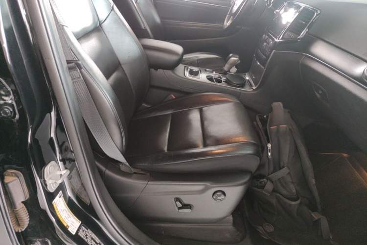 Used Jeep Grand Cherokee 2020 3.0L Elite Navigation Edition Right Front Seat