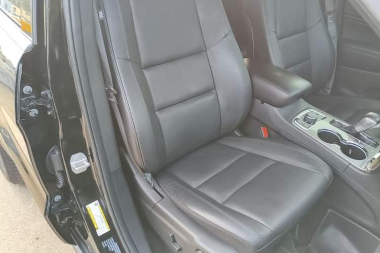 Used Jeep Grand Cherokee 2020 3.0L Professional Navigation Edition Right Front Seat