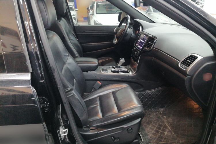Used Jeep Grand Cherokee 2020 3.0L Professional Navigation Edition Right Front Seat