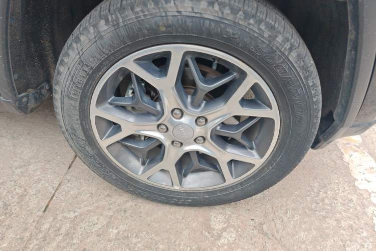 Used Jeep Grand Cherokee 2020 3.0L Elite Navigation Edition Right Front Wheel Hub