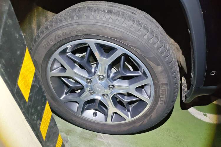 Used Jeep Grand Cherokee 2020 3.0L Elite Navigation Edition Right Front Wheel Hub