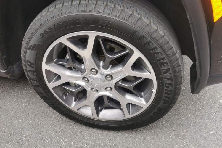 Used Jeep Grand Cherokee 2020 3.0L Elite Navigation Edition Right Front Wheel Hub