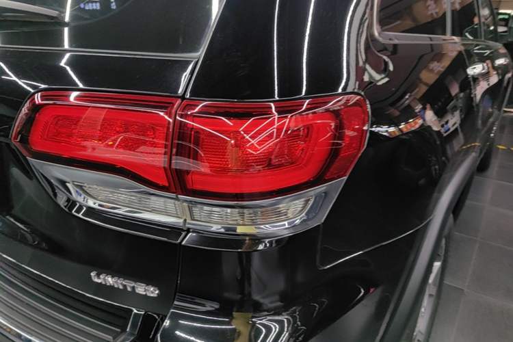 Used Jeep Grand Cherokee 2020 3.0L Elite Navigation Edition Right Rear Taillight