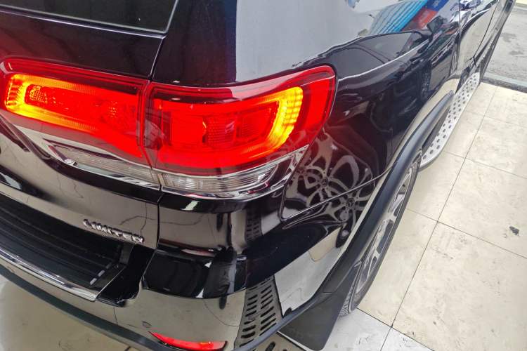 Used Jeep Grand Cherokee 2020 3.0L Elite Navigation Edition Right Rear Taillight