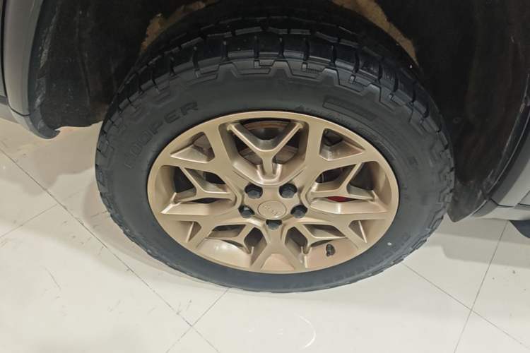 Used Jeep Grand Cherokee 2020 3.0L Elite Navigation Edition Right Rear Wheel Hub