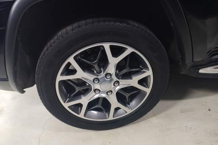 Used Jeep Grand Cherokee 2020 3.0L Elite Navigation Edition Right Rear Wheel Hub