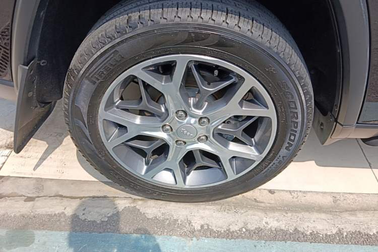 Used Jeep Grand Cherokee 2020 3.0L Elite Navigation Edition Right Rear Wheel Hub