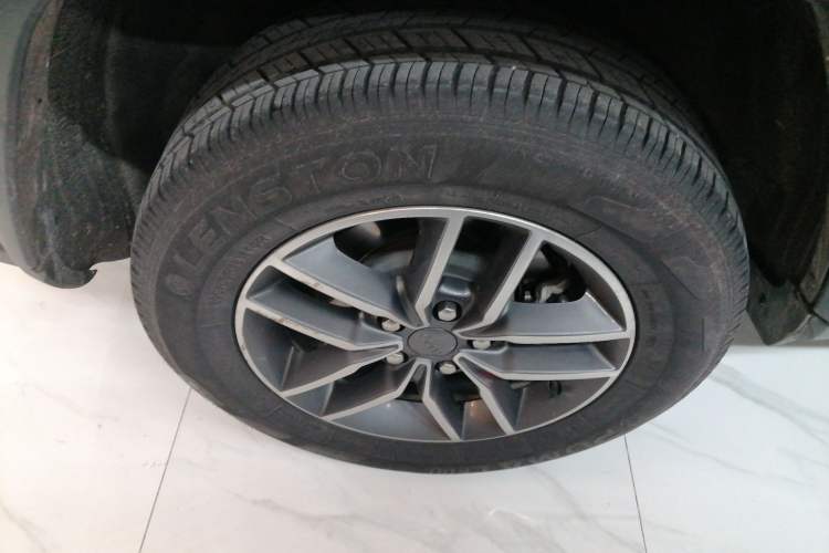 Used Jeep Grand Cherokee 2020 3.0L Professional Navigation Edition Right Rear Wheel Hub