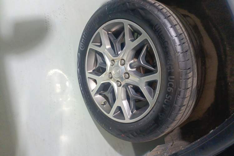 Used Jeep Grand Cherokee 2020 3.0L Elite Navigation Edition Right Rear Wheel Hub