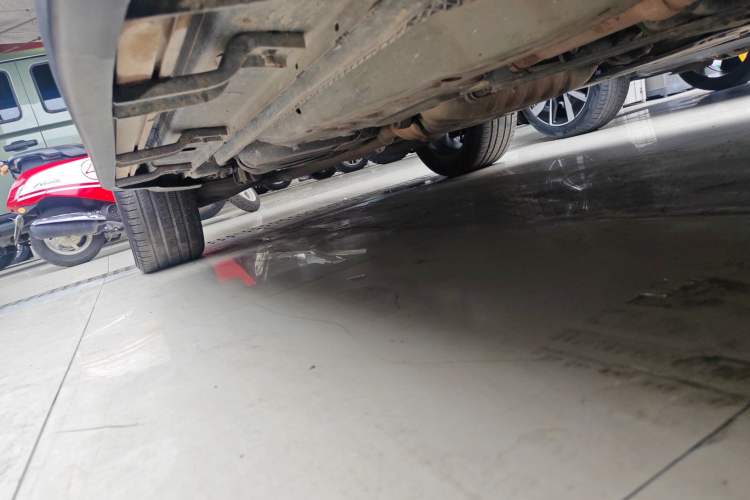 Used Jeep Grand Cherokee 2020 3.0L Elite Navigation Edition Right Side Sill