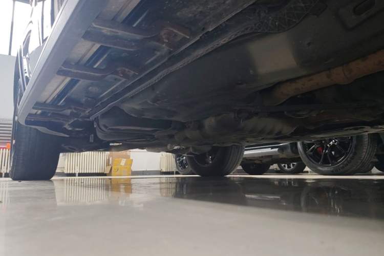 Used Jeep Grand Cherokee 2020 3.0L Elite Navigation Edition Right Side Sill