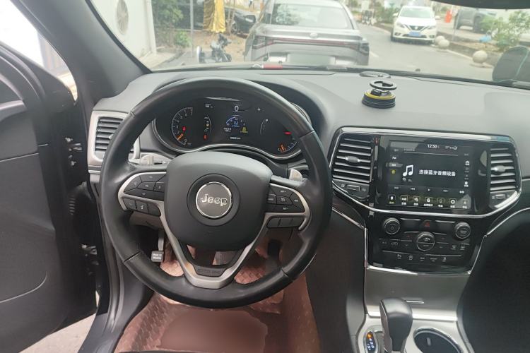 Used Jeep Grand Cherokee 2020 3.0L Elite Navigation Edition Steering Wheel