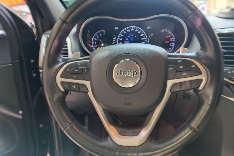 Used Jeep Grand Cherokee 2020 3.0L Elite Navigation Edition Steering Wheel