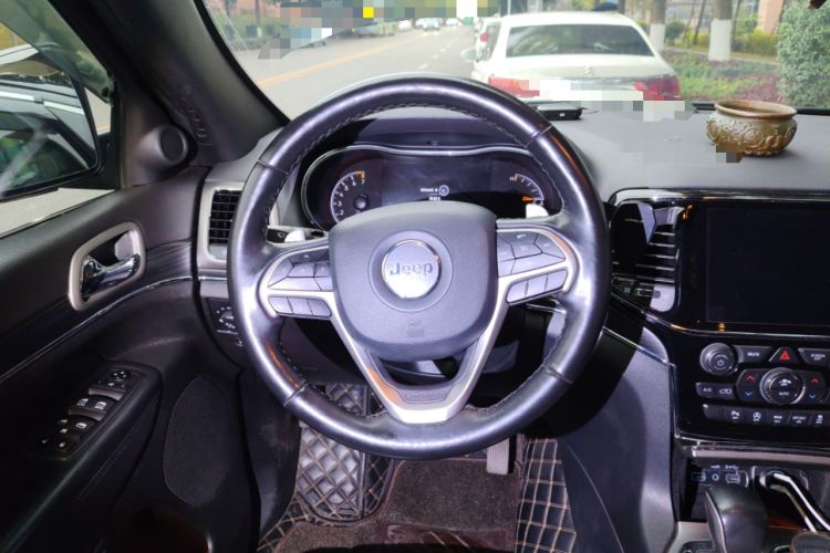 Used Jeep Grand Cherokee 2020 3.0L Elite Navigation Edition Steering Wheel