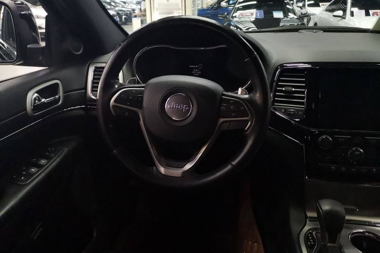 Used Jeep Grand Cherokee 2020 3.0L Elite Navigation Edition Steering Wheel