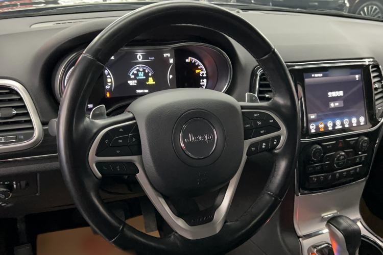 Used Jeep Grand Cherokee 2020 3.0L Elite Navigation Edition Steering Wheel