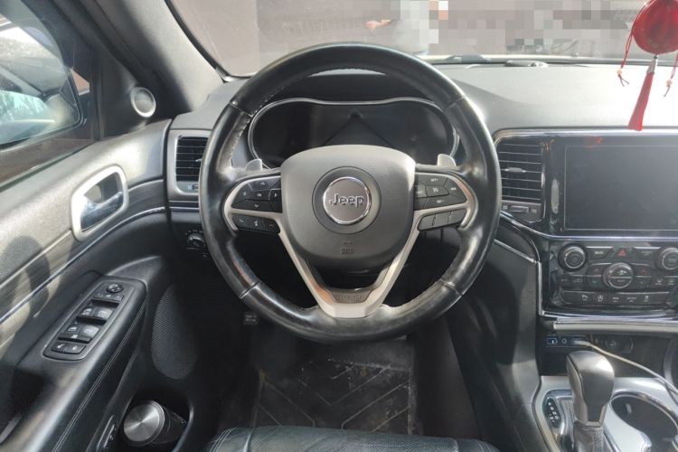 Used Jeep Grand Cherokee 2020 3.0L Elite Navigation Edition Steering Wheel