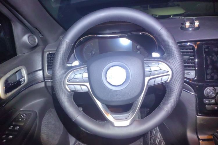 Used Jeep Grand Cherokee 2020 3.0L Elite Navigation Edition Steering Wheel