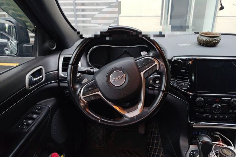 Used Jeep Grand Cherokee 2020 3.0L Elite Navigation Edition Steering Wheel