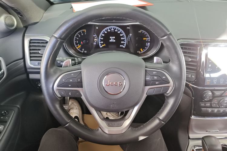 Used Jeep Grand Cherokee 2020 3.0L Professional Navigation Edition Steering Wheel