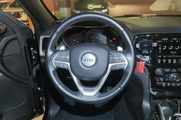 Used Jeep Grand Cherokee 2020 3.6L Elite Navigation Edition Steering Wheel